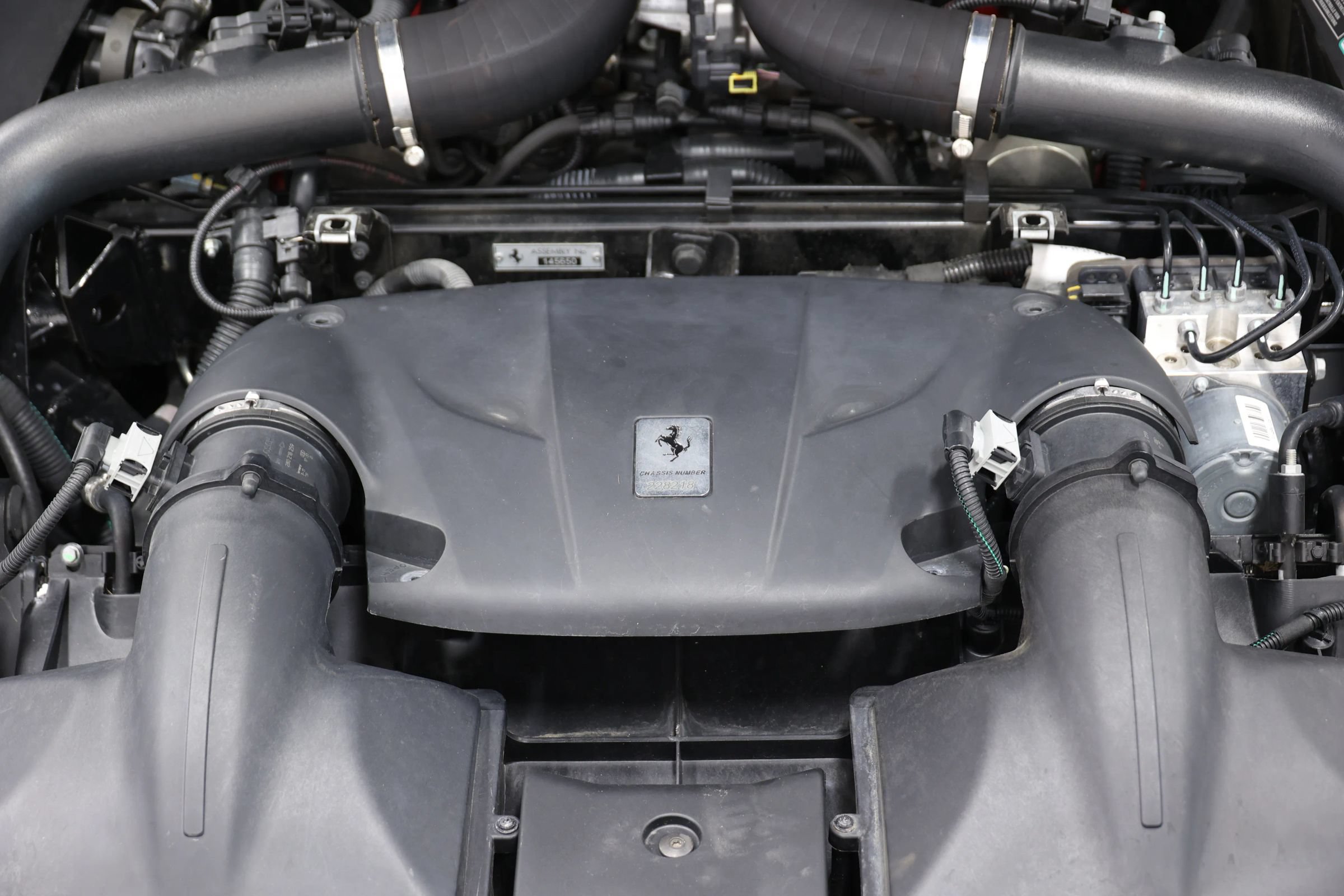 Used 2017 Ferrari California T RWD image 94