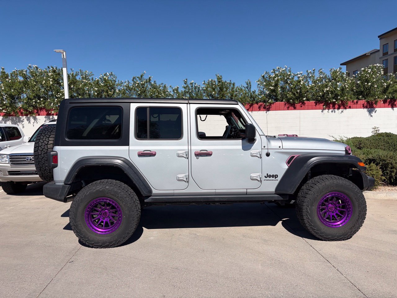 Used 2023 Jeep Wrangler Unlimited Sport AWD/4WD image 3