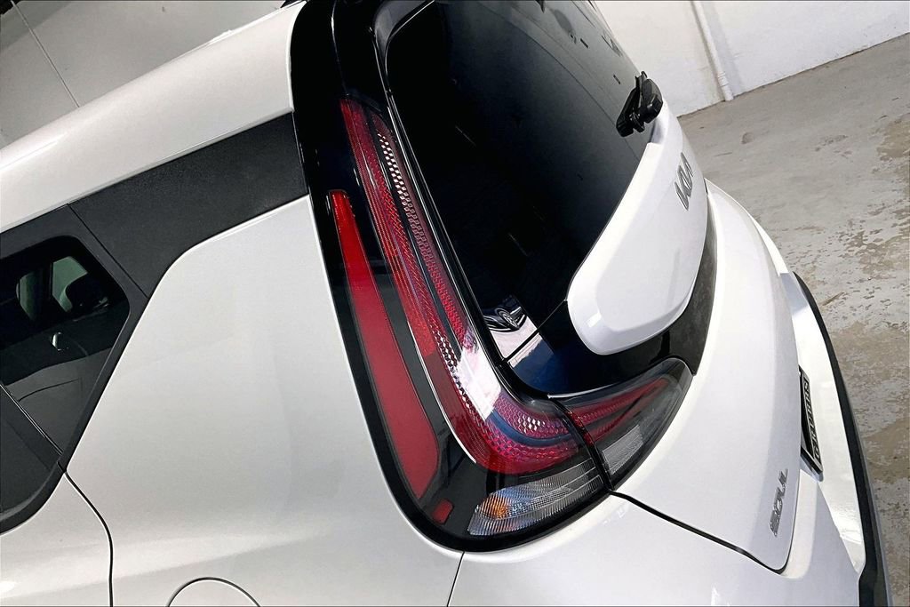 Used 2025 Kia Soul LX image 38