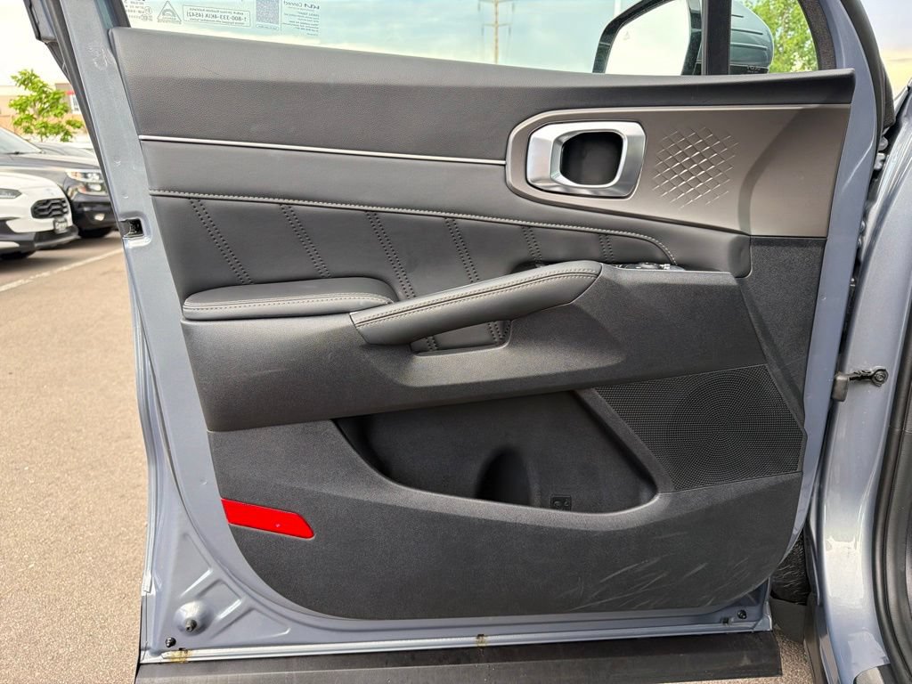Used 2025 Kia Sorento SX FWD image 23