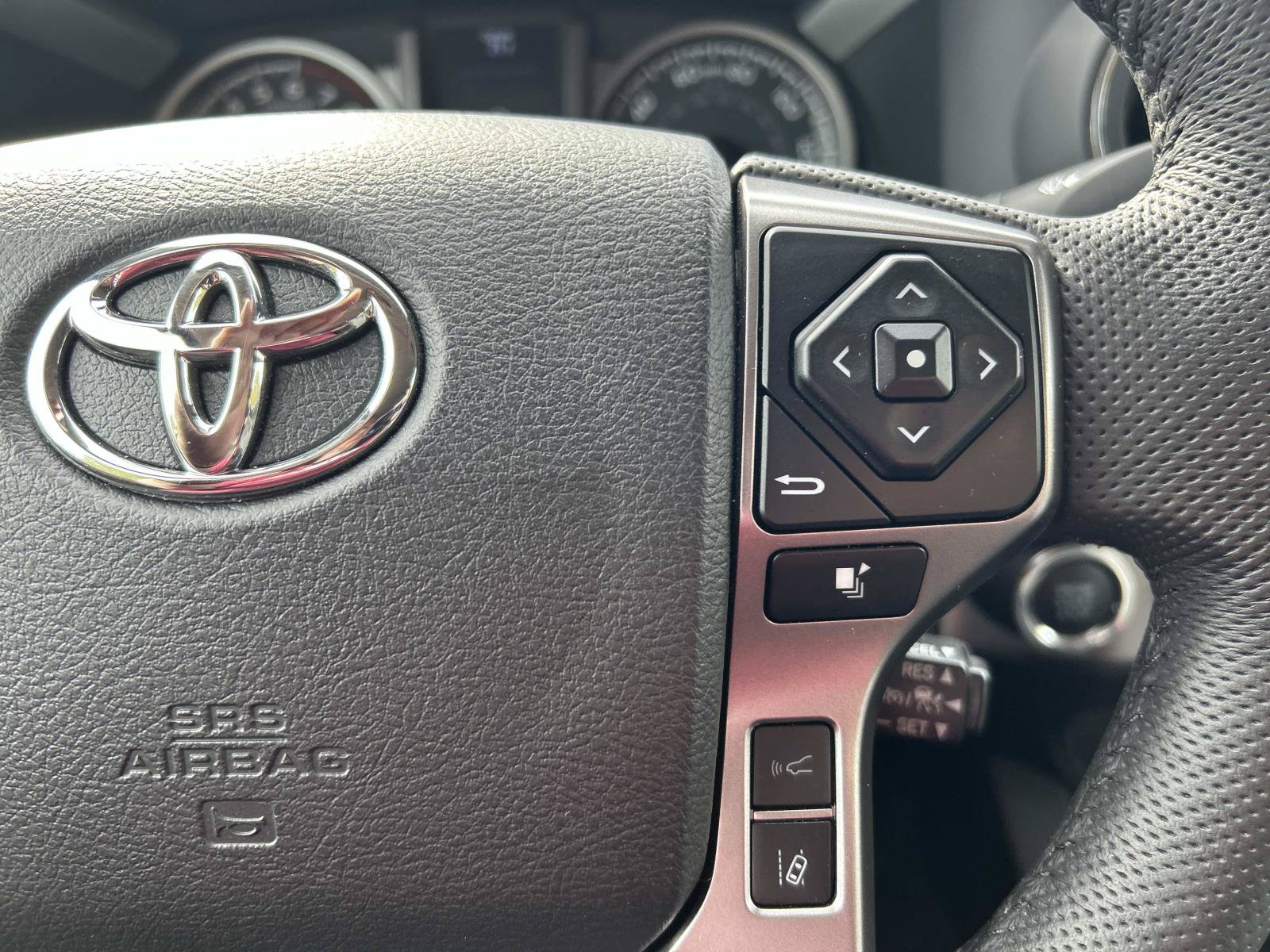Used 2023 Toyota Tacoma SR5 AWD/4WD image 24