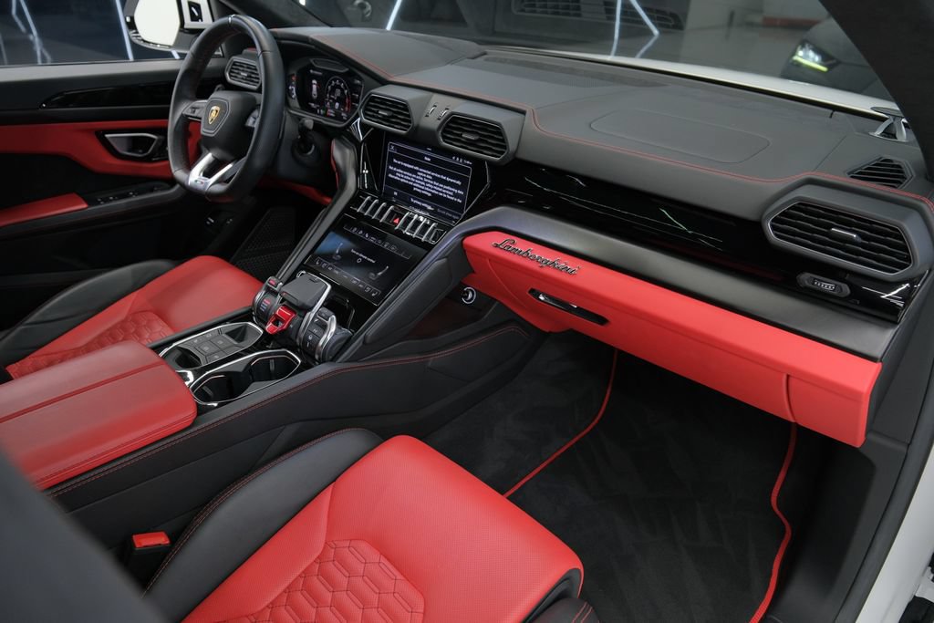 Used 2022 Lamborghini Urus AWD/4WD image 46
