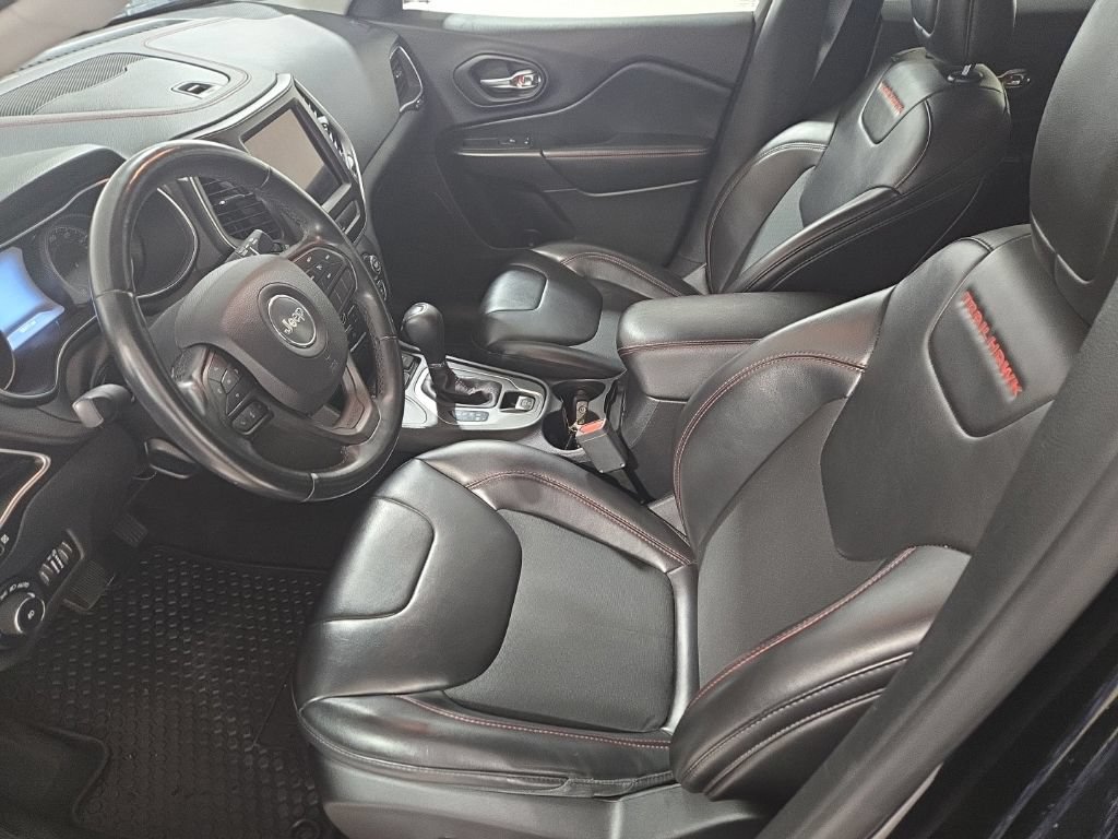 Used 2020 Jeep Cherokee Trailhawk AWD/4WD image 19