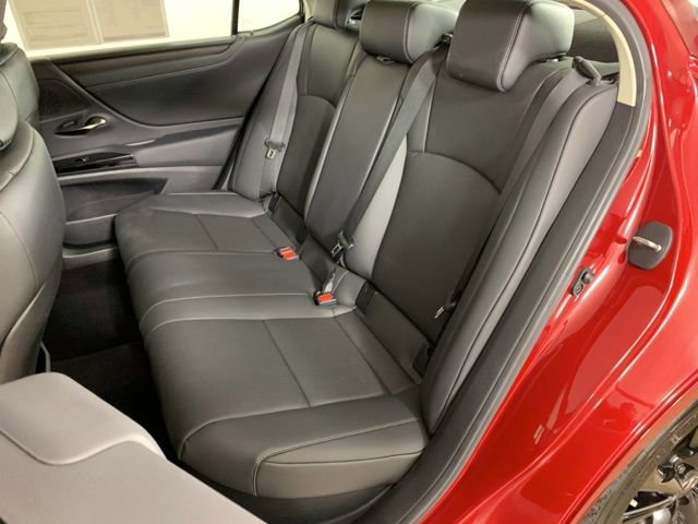 Used 2025 Lexus ES 300h F Sport w/ Accessory Package (Z2) image 32
