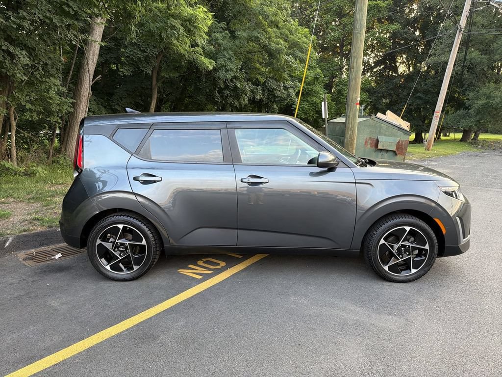 Used 2023 Kia Soul EX FWD image 9