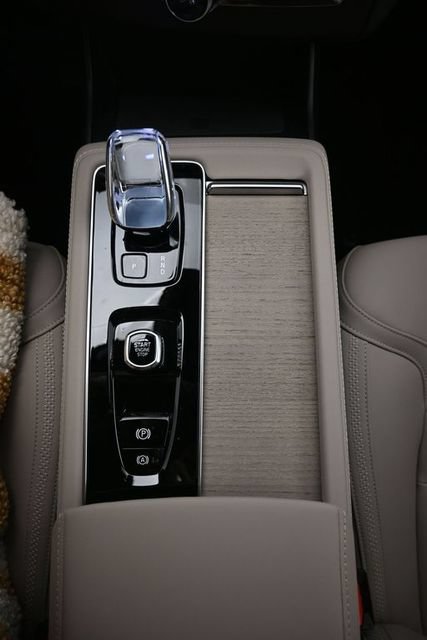 New 2026 Volvo XC90 B6 Plus w/ Protection Package Premier AWD/4WD image 10