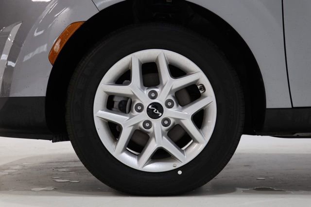 Used 2025 Kia Soul LX FWD image 34