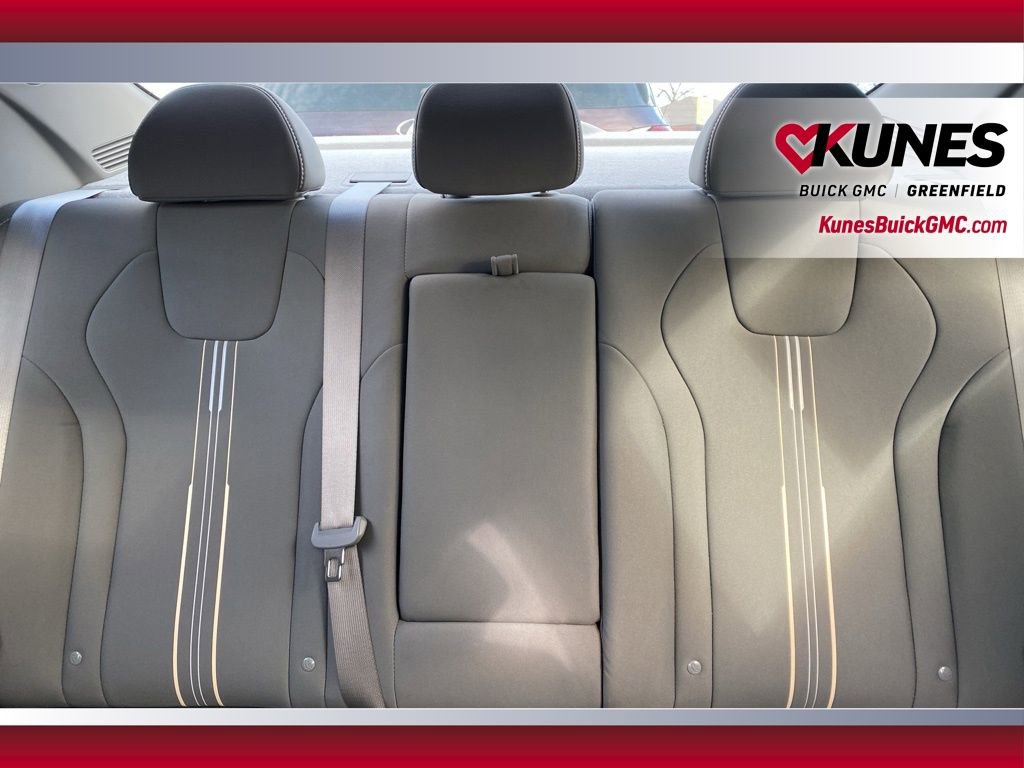 Used 2025 Hyundai Elantra SEL image 33