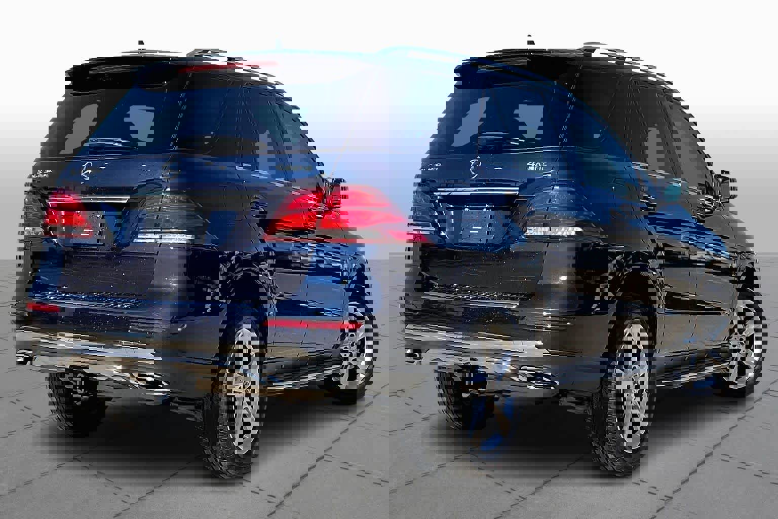 Used 2017 Mercedes-Benz GLE 350 4MATIC w/ Premium 2 Package image 13