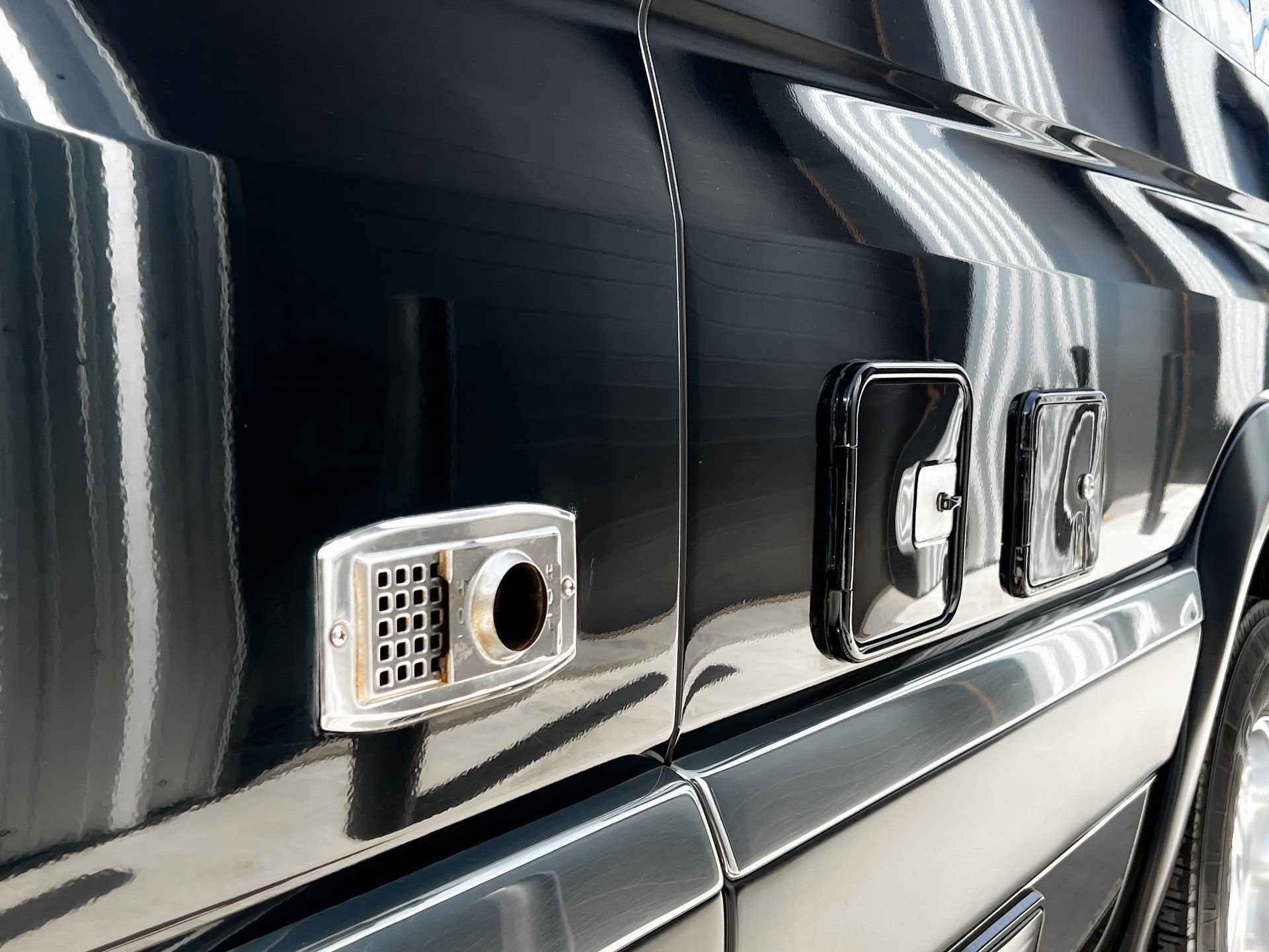 Used 2015 Mercedes-Benz Sprinter 3500 image 11