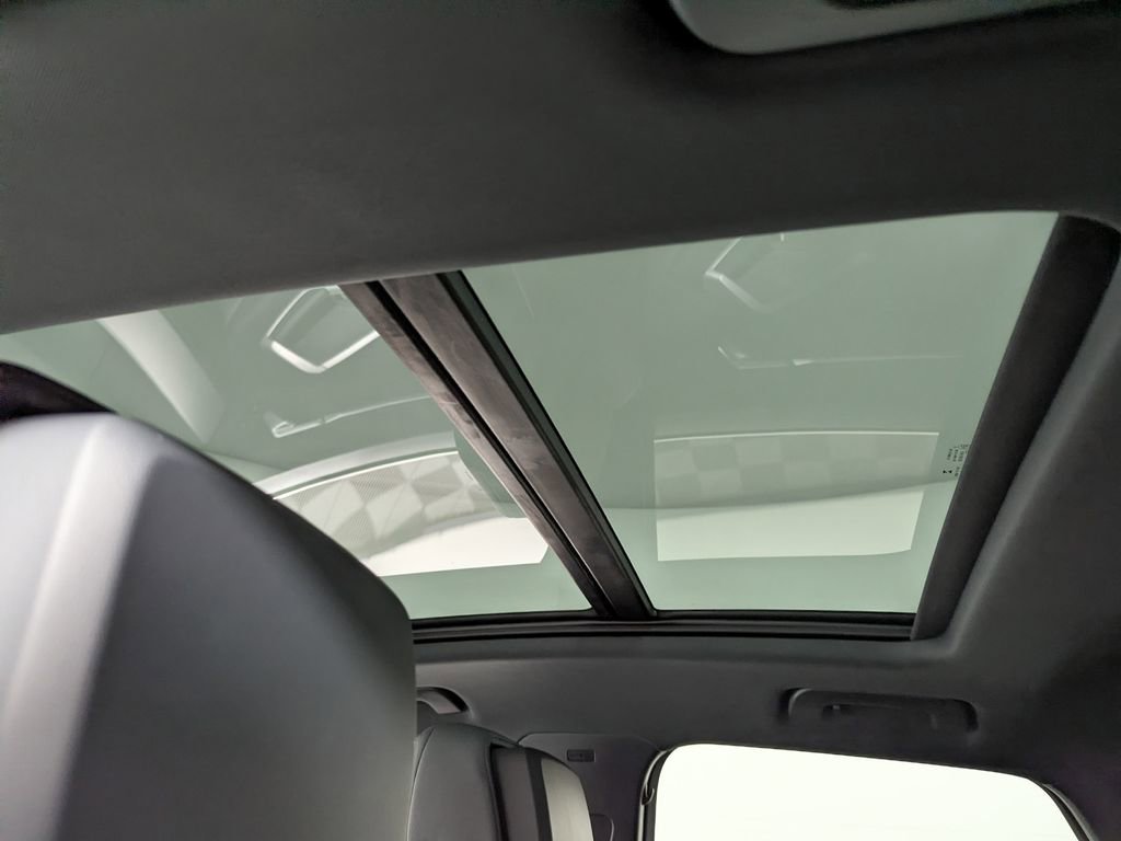 Used 2020 Audi Q3 2.0T Premium w/ Convenience Package image 11