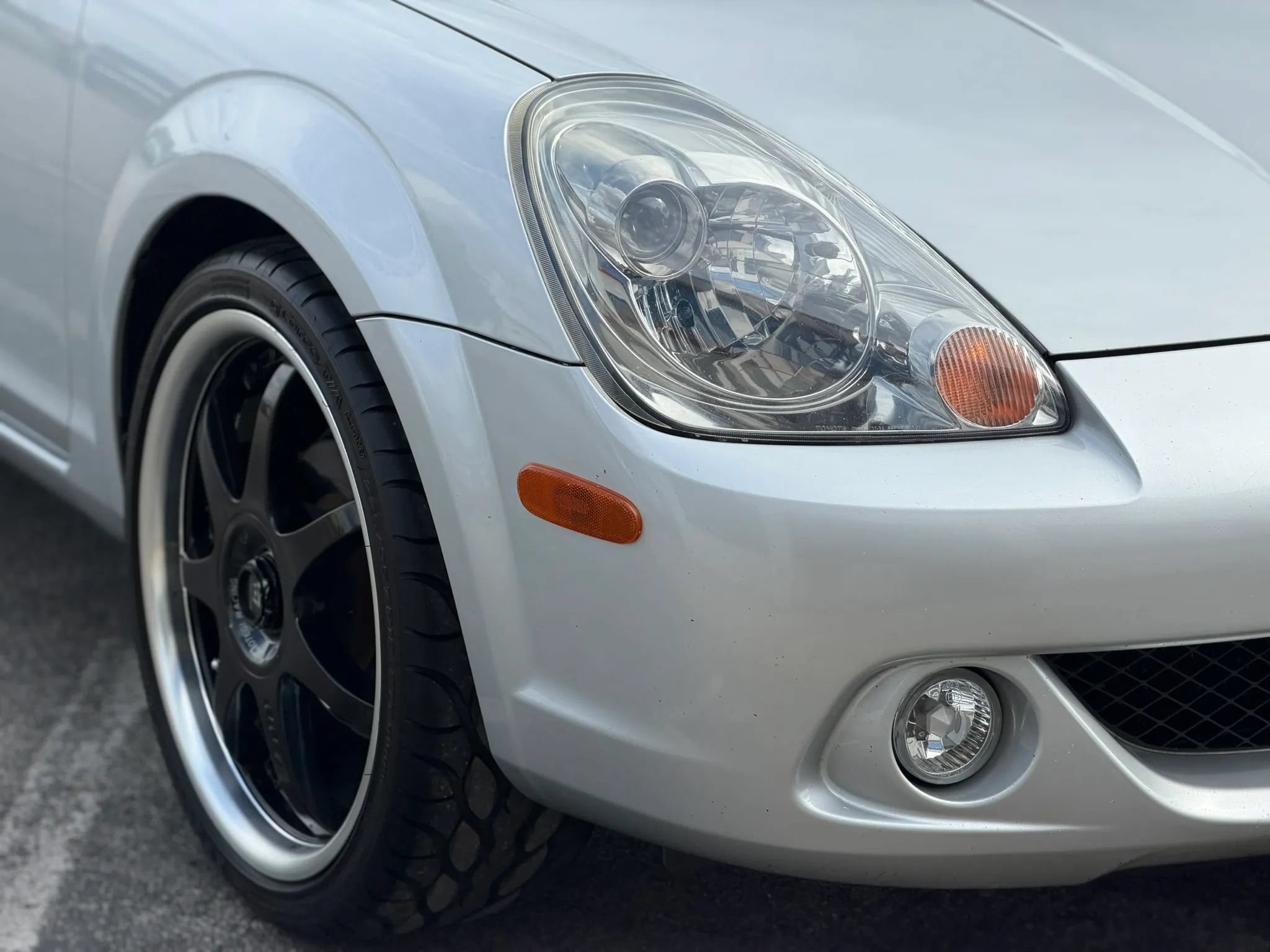 Used 2003 Toyota MR2 RWD image 25