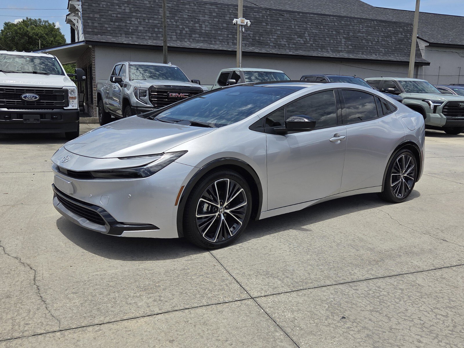 Certified 2025 Toyota Prius Limited FWD image 3