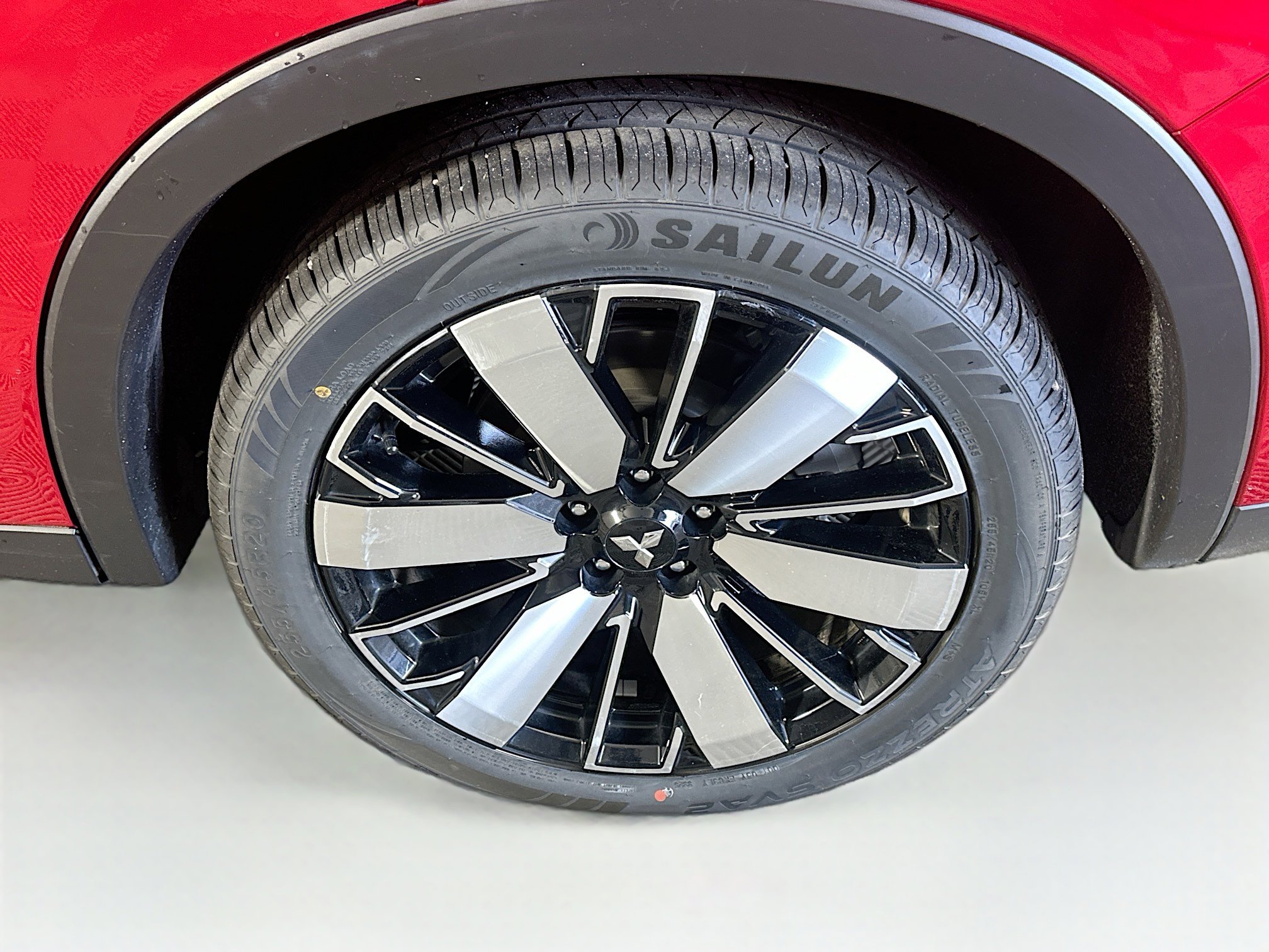 Used 2025 Mitsubishi Outlander SE image 11