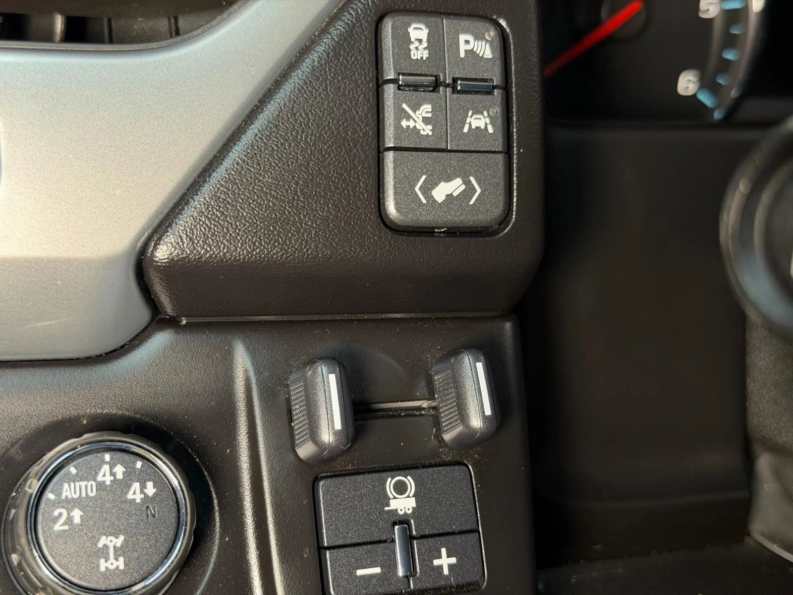 Used 2016 Chevrolet Suburban LTZ AWD/4WD image 33