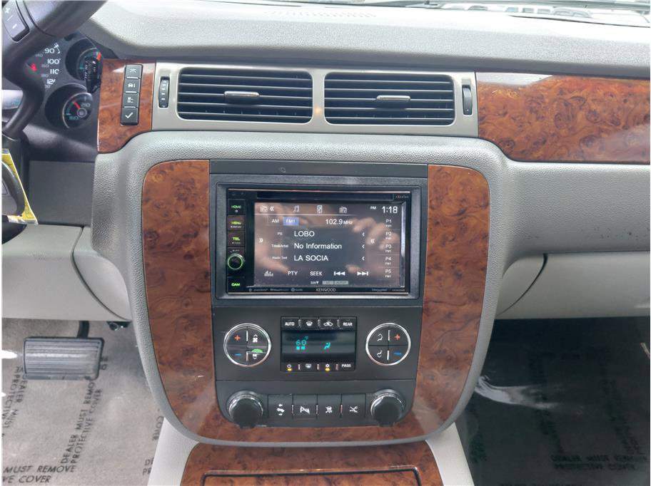 Used 2010 Chevrolet Suburban LTZ image 8