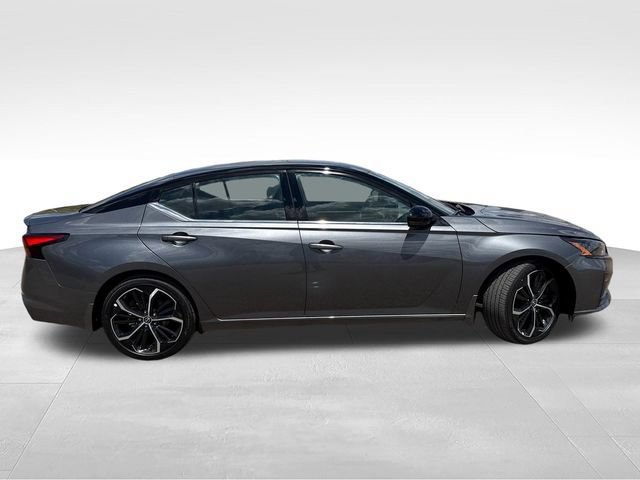 New 2026 Nissan Altima 2.5 SR w/ SR Premium Package FWD image 8