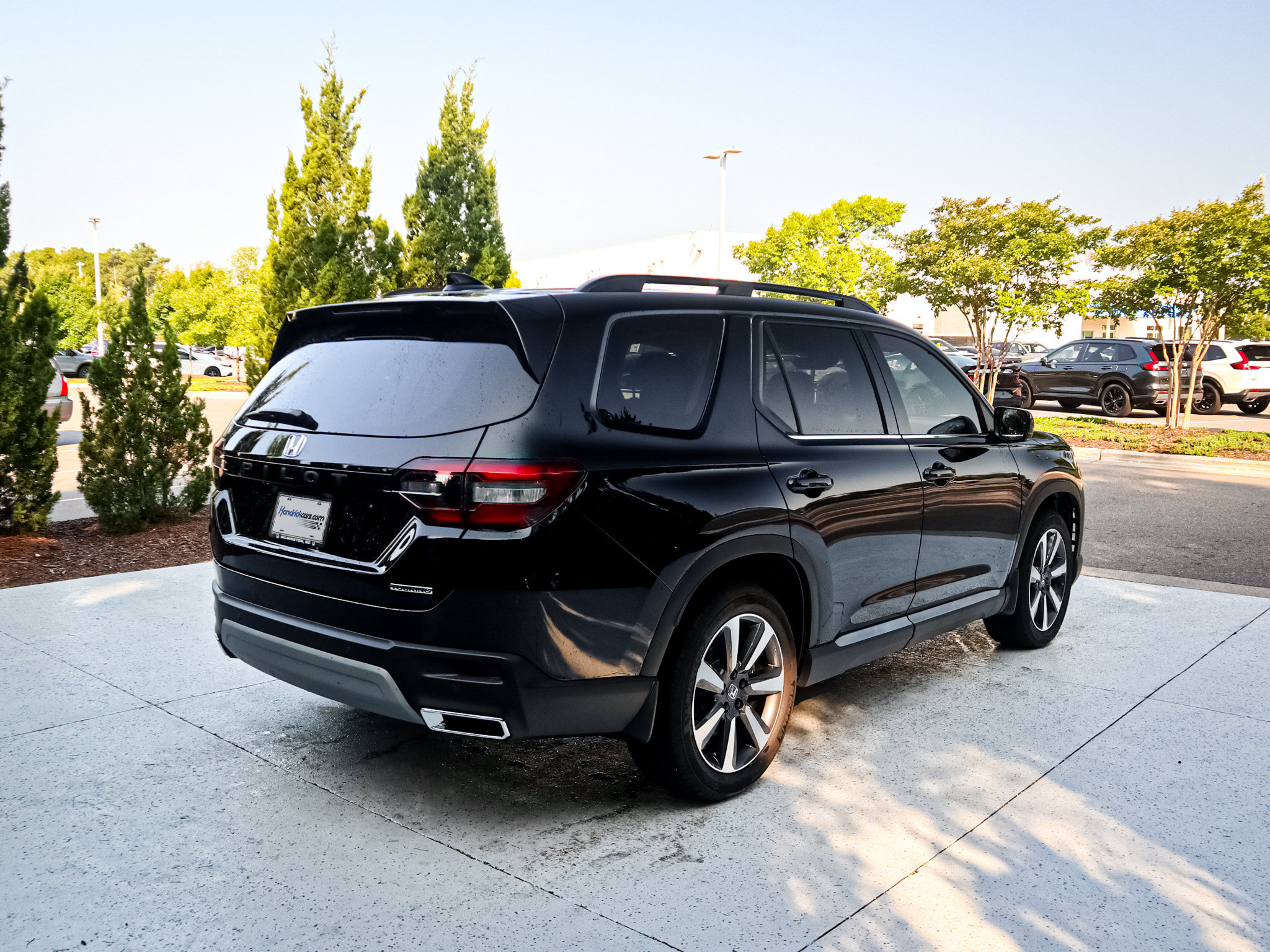 Used 2025 Honda Pilot Touring image 11