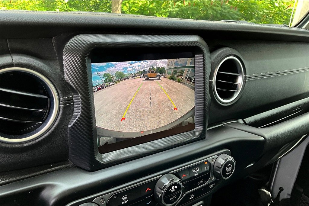 Used 2023 Jeep Wrangler Unlimited Sahara image 19