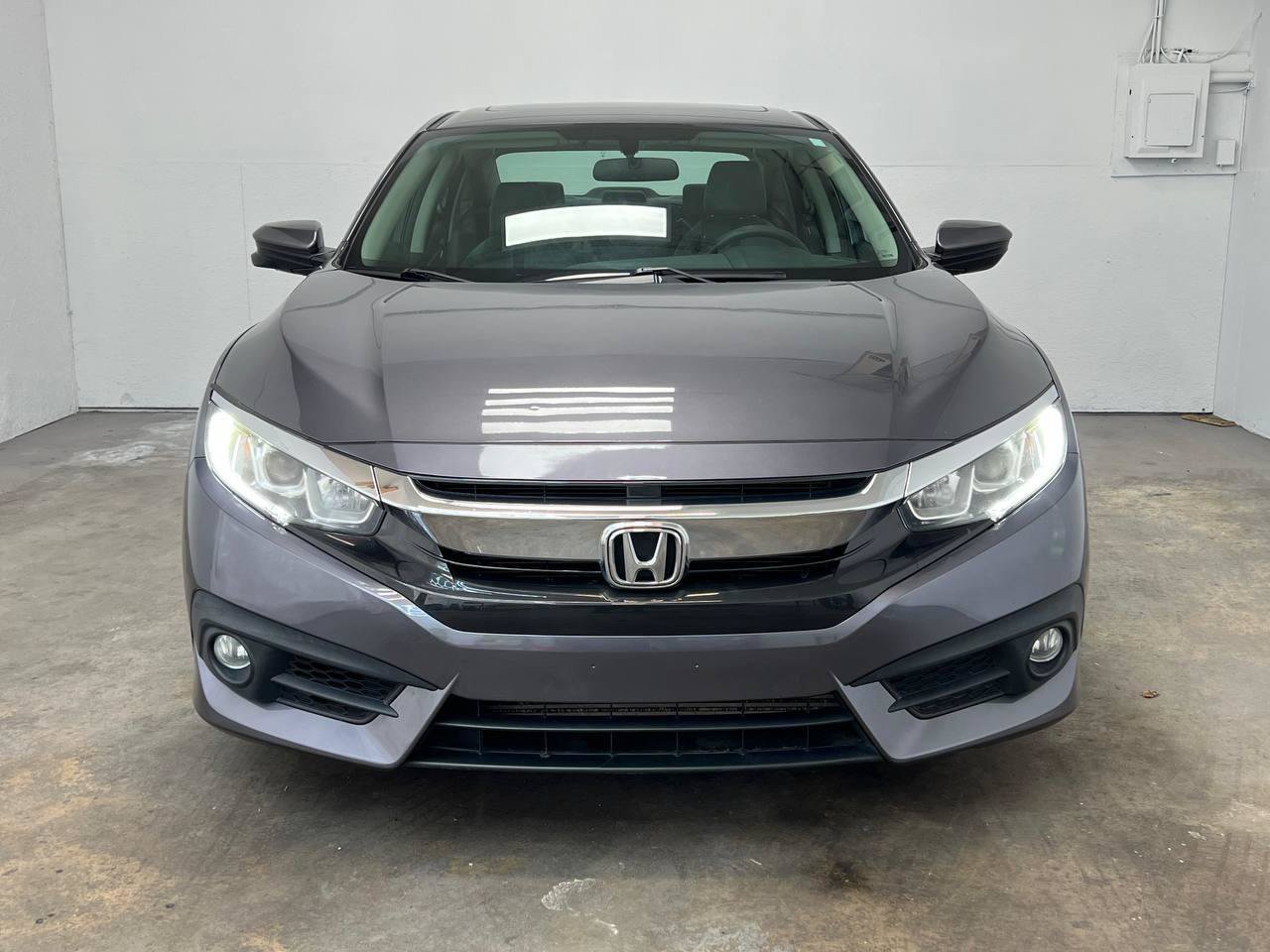 Used 2016 Honda Civic EX-T image 2