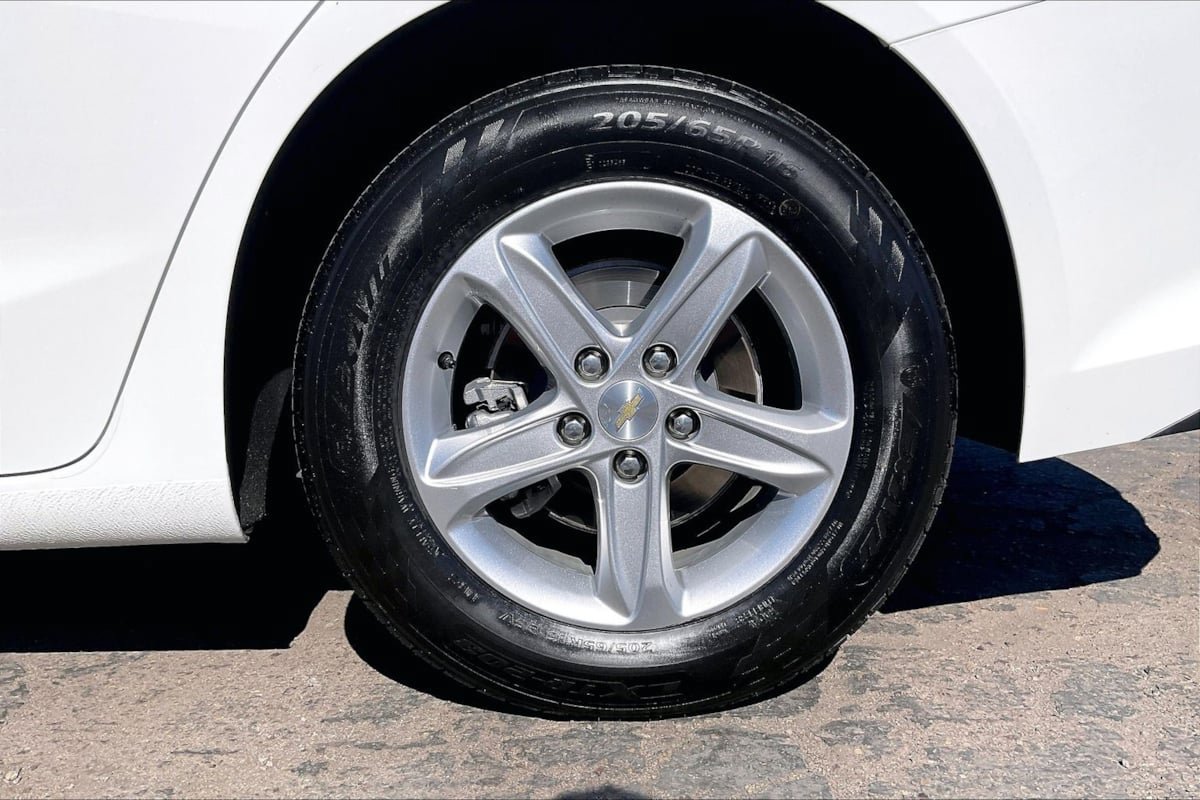 Used 2024 Chevrolet Malibu LT FWD image 9