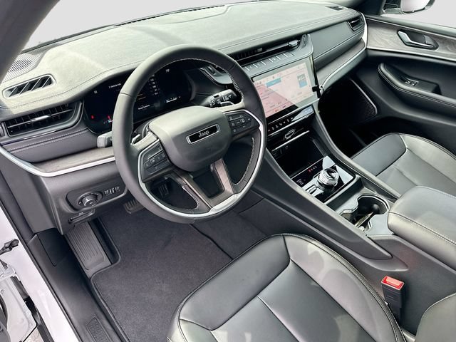 New 2026 Jeep Grand Cherokee Limited w/ Limited Altitude Package AWD/4WD image 7