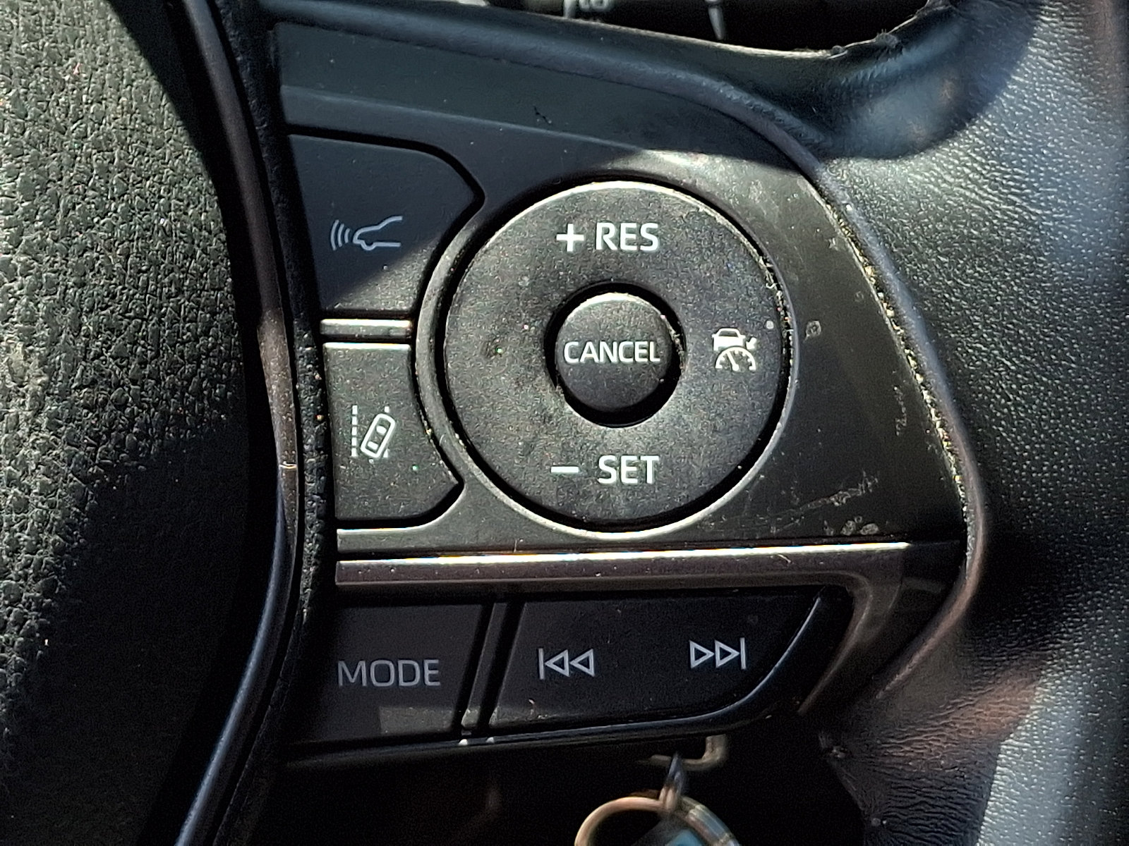 Used 2021 Toyota Camry SE FWD image 15