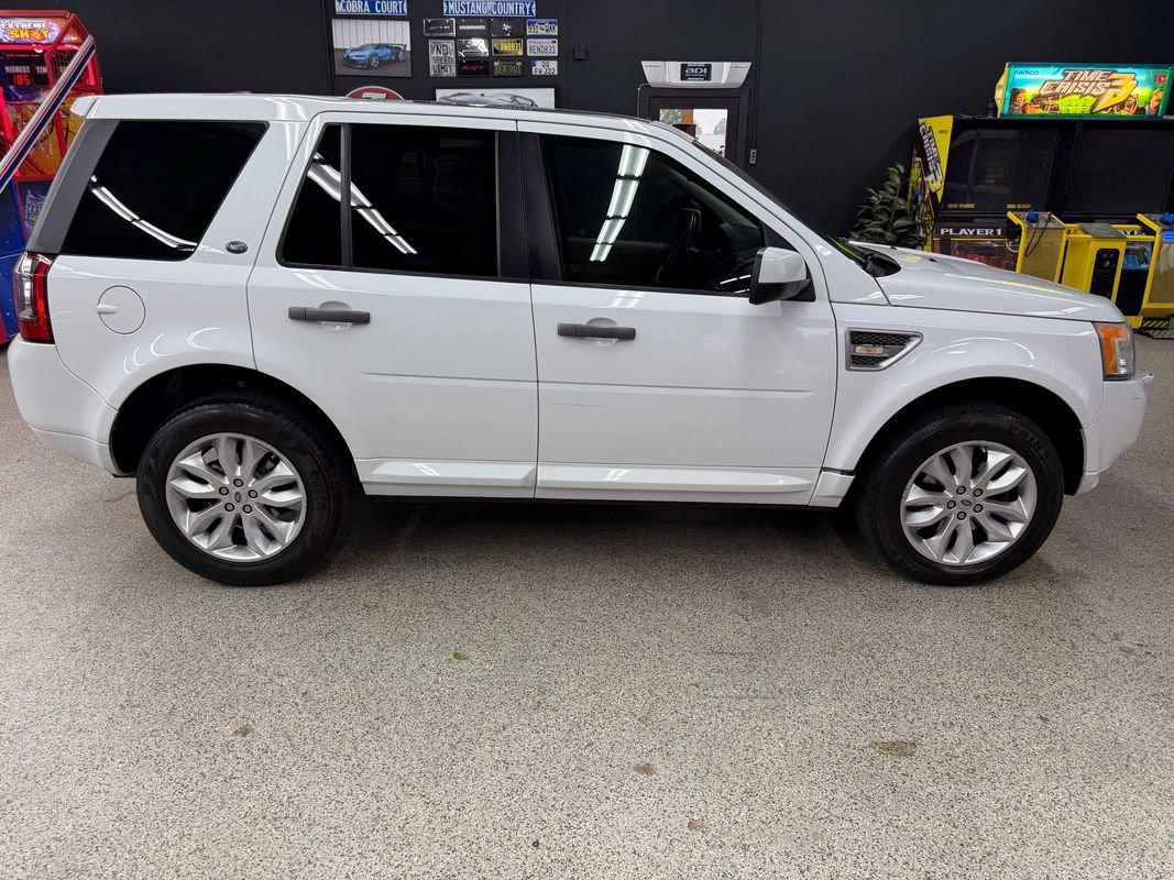 Used 2011 Land Rover LR2 HSE AWD/4WD image 6