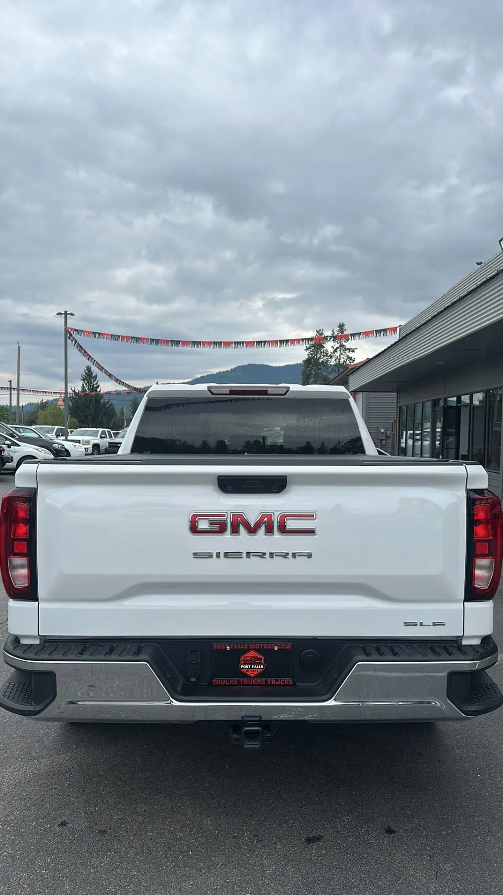 Used 2024 GMC Sierra 1500 SLE w/ Max Trailering Package image 2