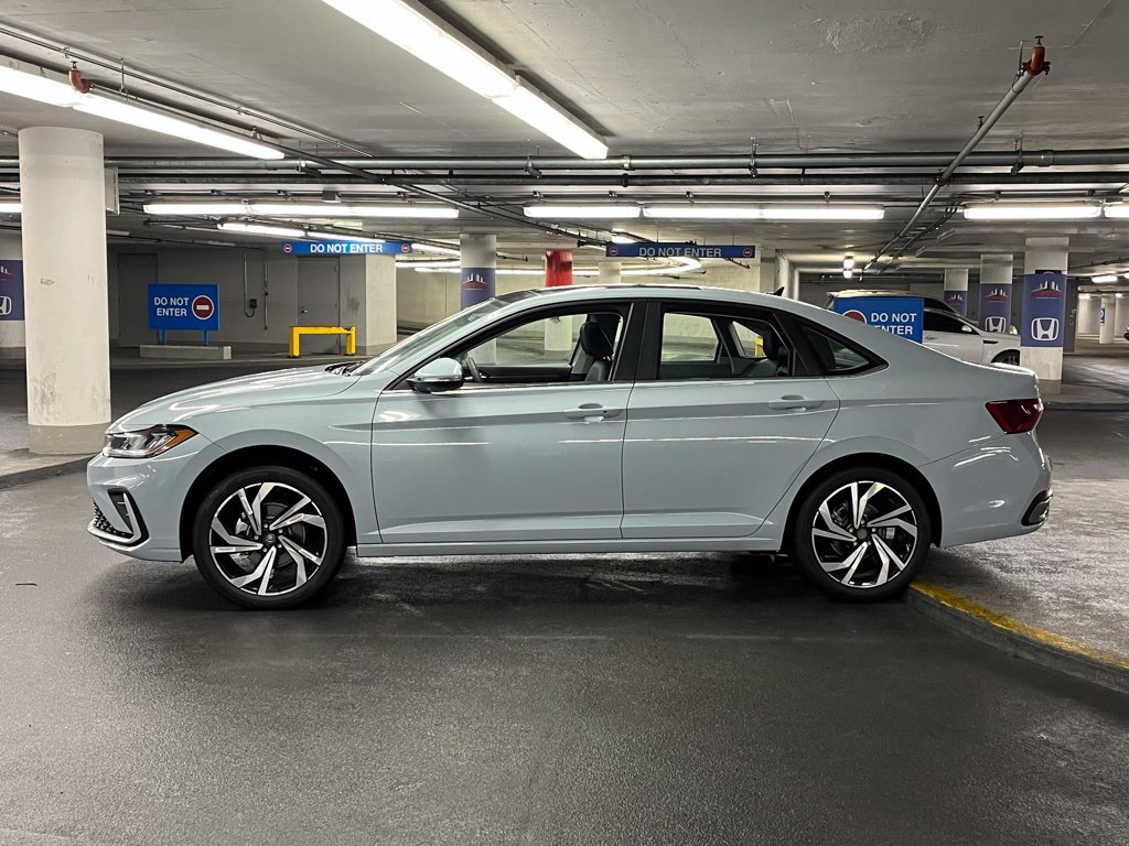 New 2026 Volkswagen Jetta SEL FWD image 32