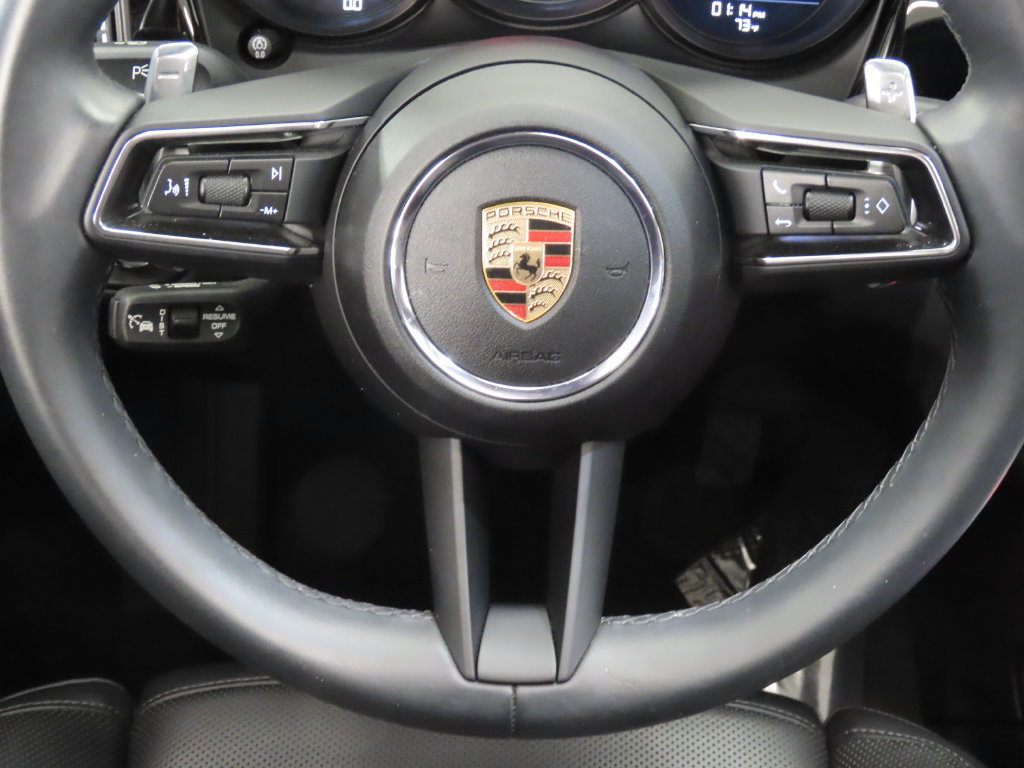 Certified 2025 Porsche Macan AWD/4WD image 19