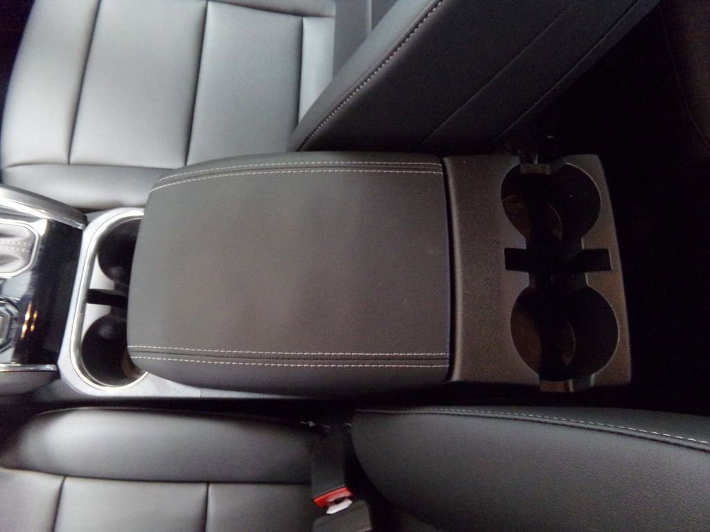 New 2025 GMC Canyon Elevation w/ Convenience Package image 22