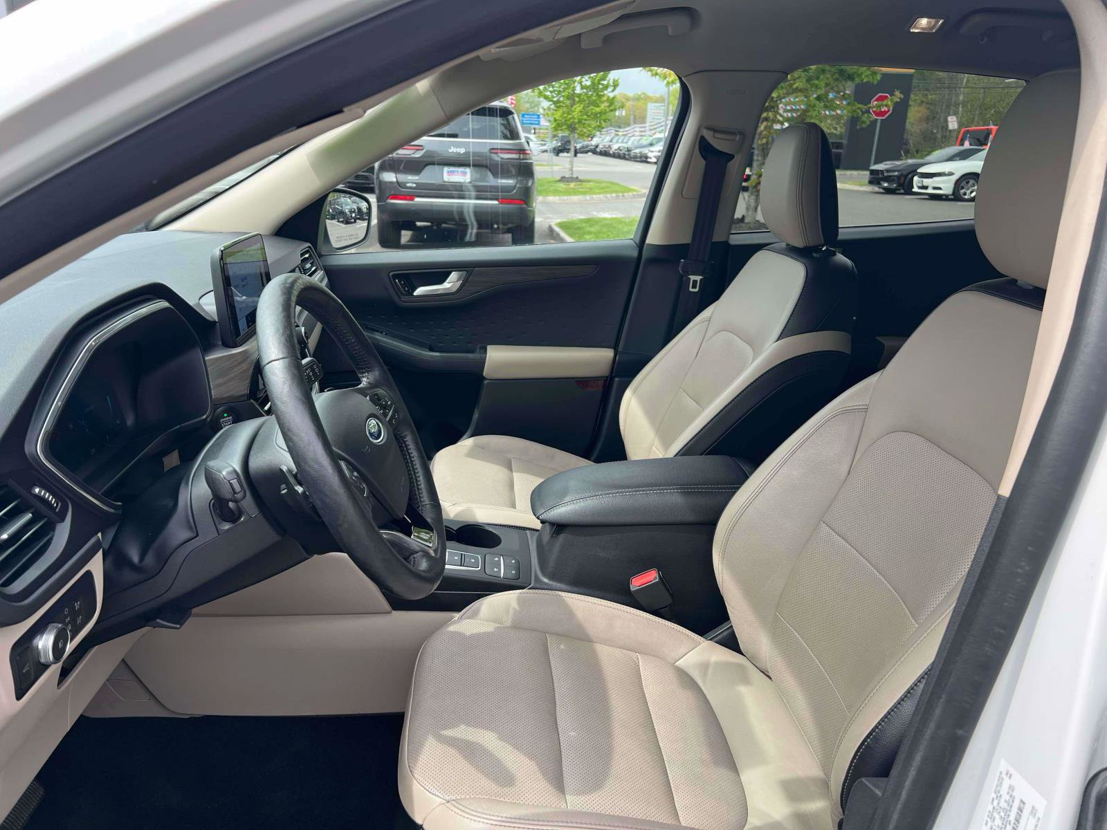 Used 2020 Ford Escape Titanium AWD/4WD image 26