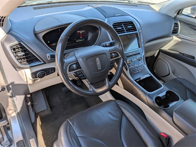 Used 2019 Lincoln Nautilus Select image 12