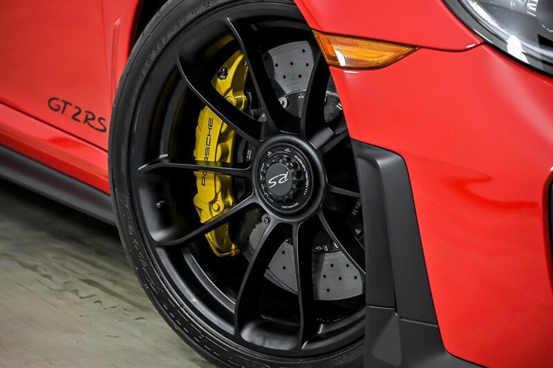Used 2018 Porsche 911 GT2 RS RWD image 4