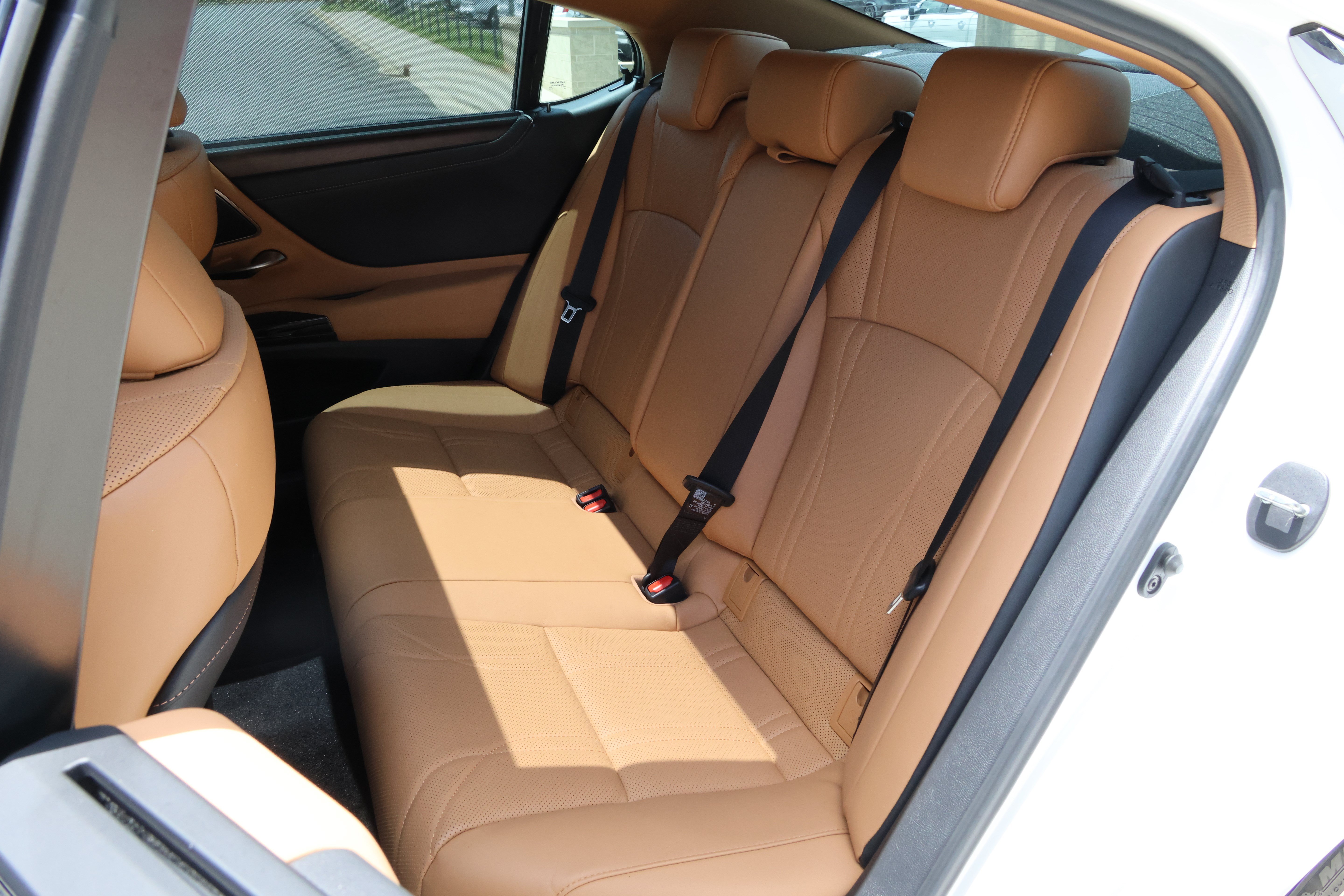 Used 2022 Lexus ES 350 Ultra Luxury w/ Accessory Package 2 FWD image 36
