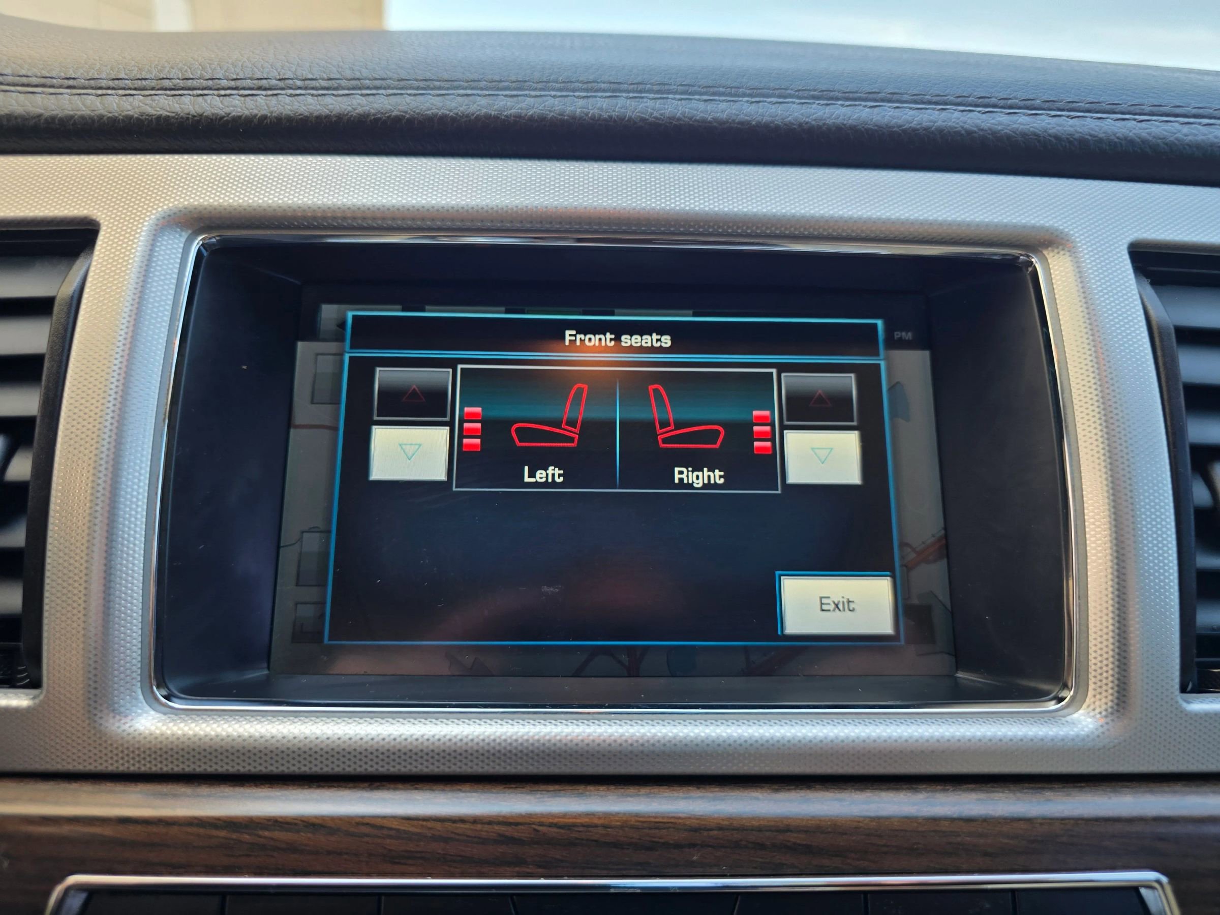 Used 2013 Jaguar XF RWD image 34