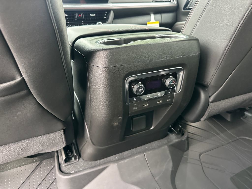 New 2026 Chevrolet Suburban RST w/ RST Capability Package AWD/4WD image 18