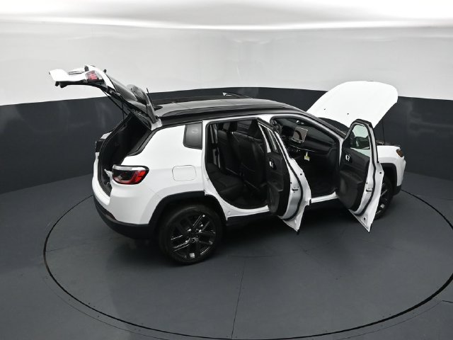 New 2026 Jeep Compass Limited w/ Sun, Sound & Navigation Group AWD/4WD image 30