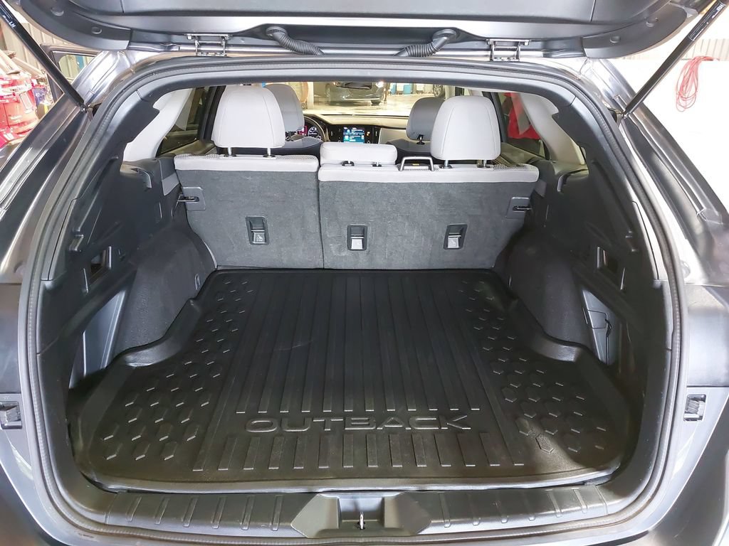 Used 2024 Subaru Outback Premium AWD/4WD image 13