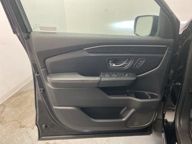 Used 2023 Honda Pilot Elite image 21