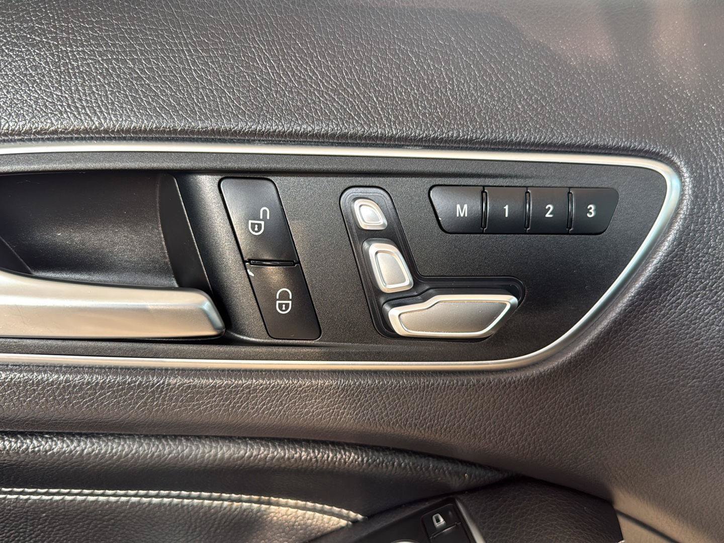 Used 2019 Mercedes-Benz GLA 250 4MATIC w/ Multimedia Package image 14