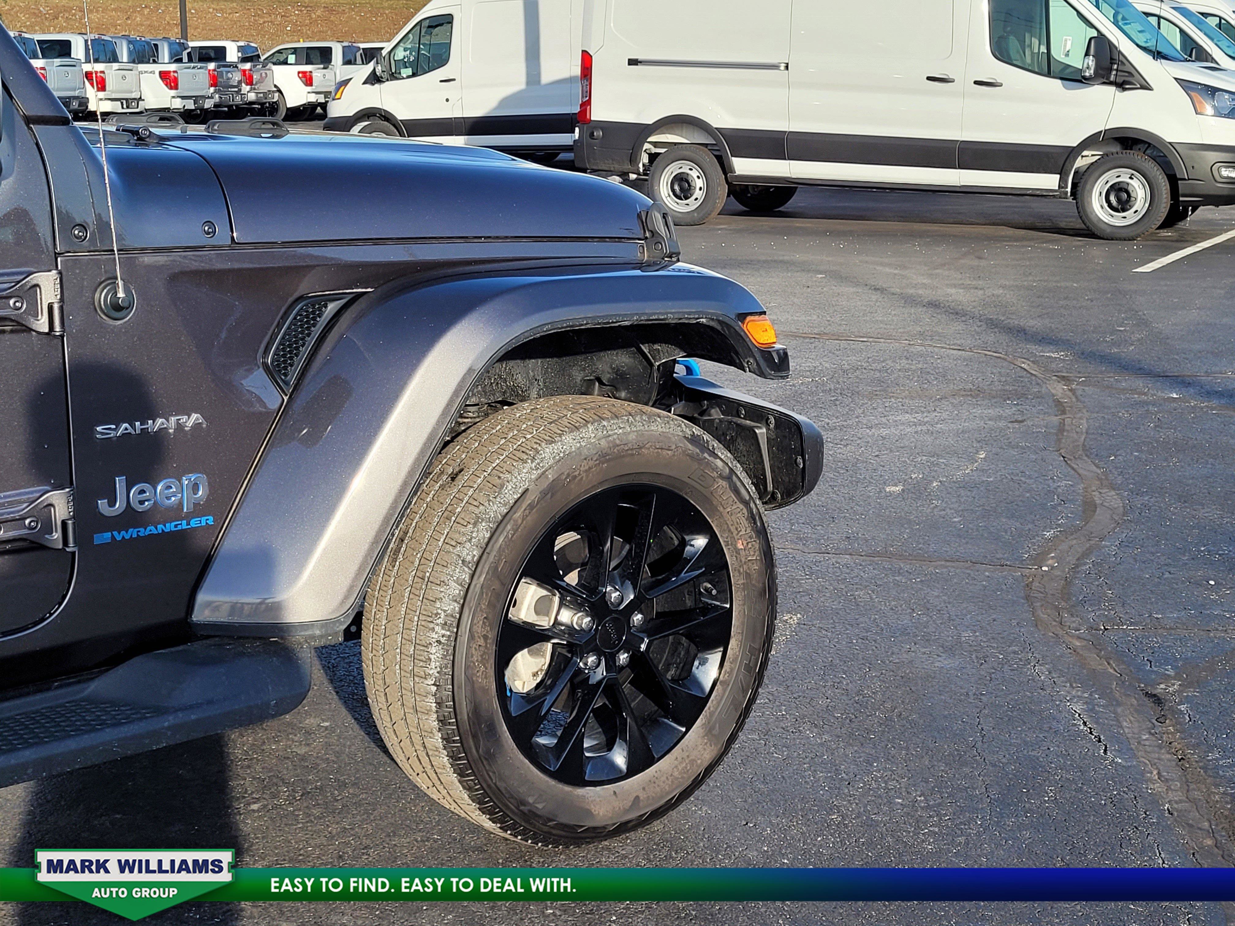 Used 2023 Jeep Wrangler Unlimited Sahara w/ Cold Weather Group image 26