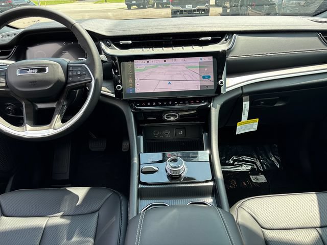 New 2026 Jeep Grand Cherokee Limited w/ Luxury Tech Group II AWD/4WD image 10