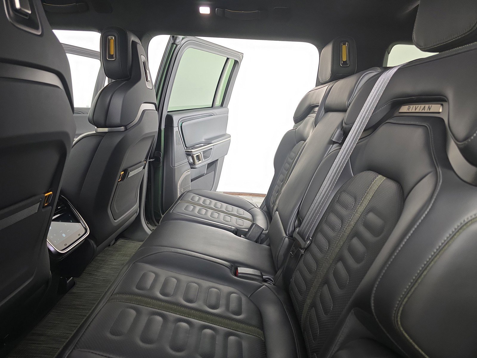 Used 2024 Rivian R1S Adventure AWD/4WD image 21