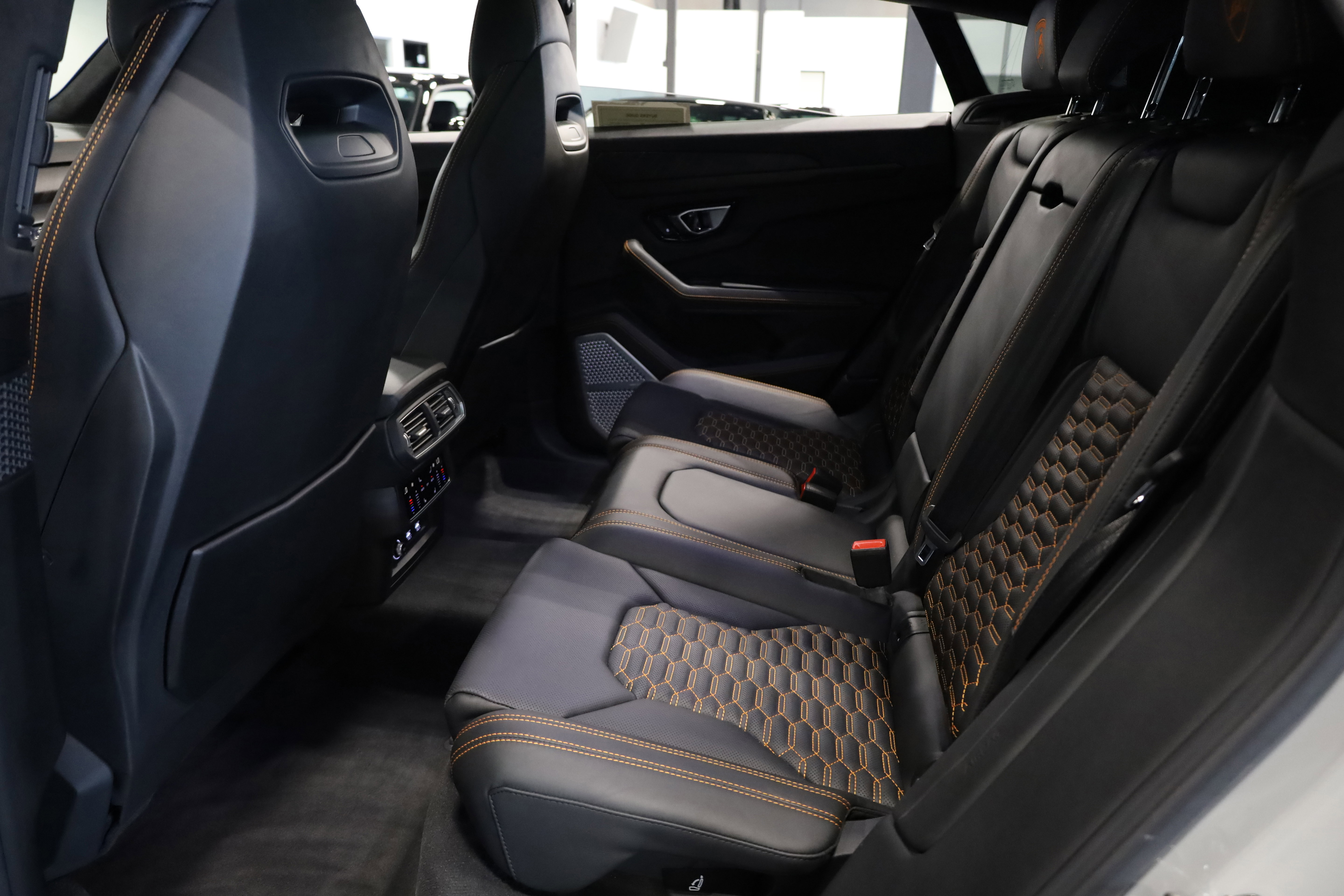 Used 2021 Lamborghini Urus image 37