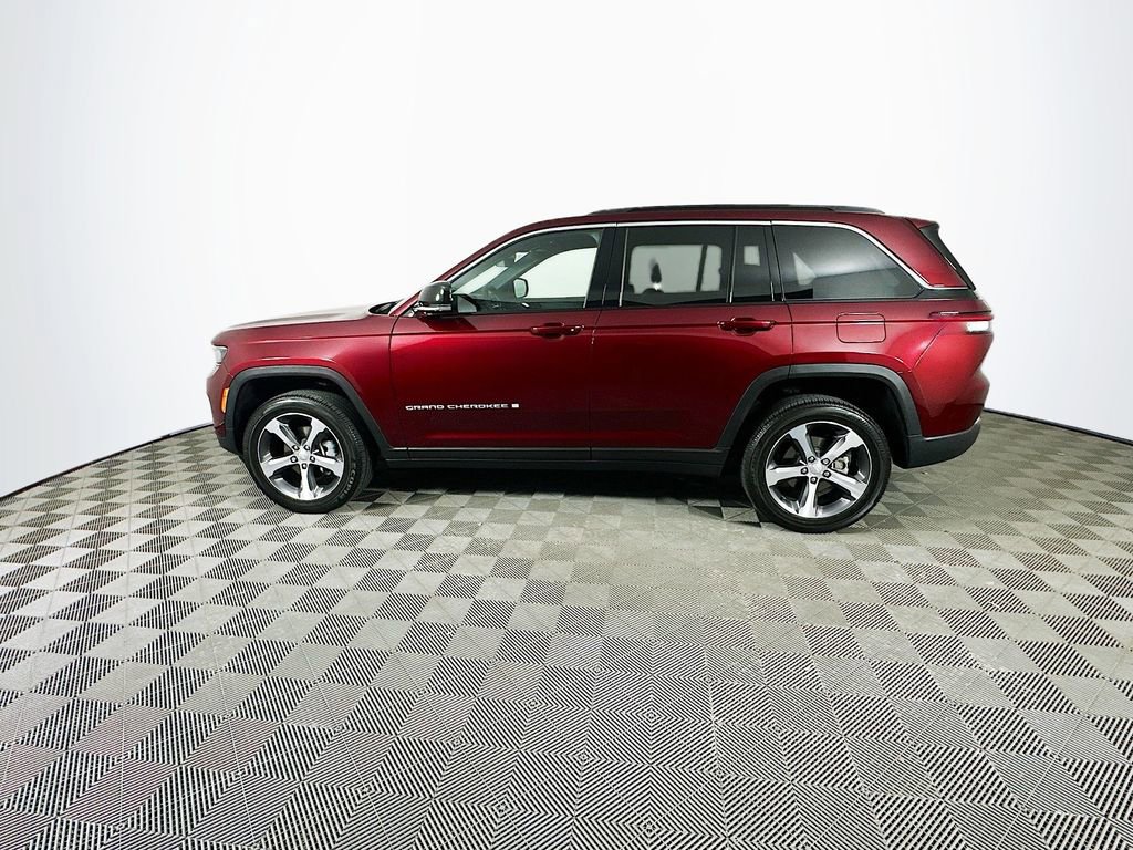 Certified 2025 Jeep Grand Cherokee Limited image 7