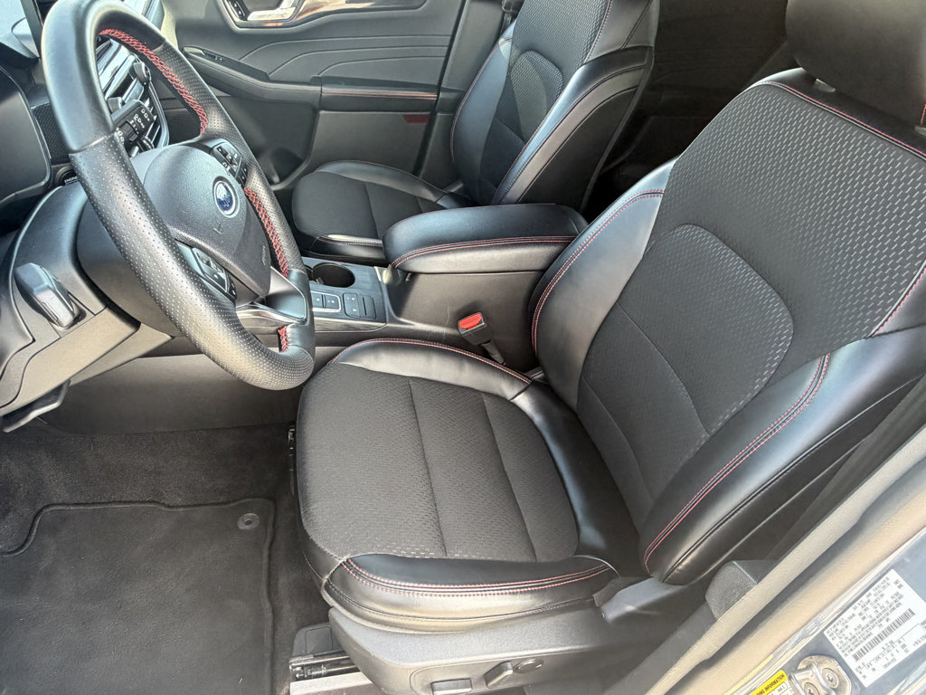Used 2025 Ford Escape ST-Line Select AWD/4WD image 18