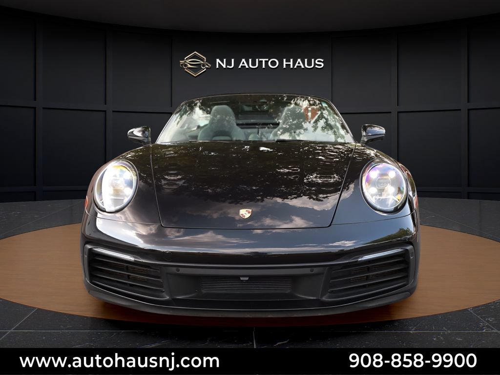 Used 2021 Porsche 911 Carrera RWD image 3