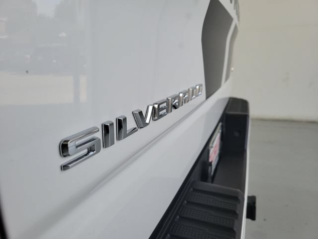 Used 2023 Chevrolet Silverado 1500 Custom RWD image 9